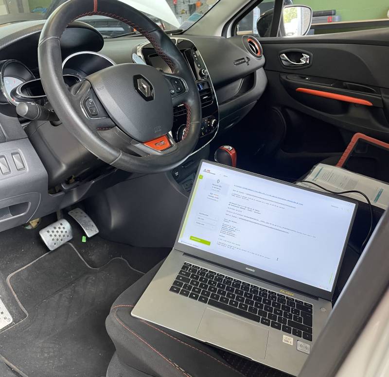 Conversion éthanol E85 par reprogrammation moteur Renault Clio IV RS à Mérignac